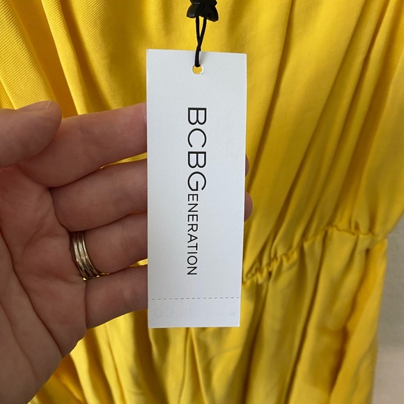 NWOT BCBG Yellow Jumpsuit with Knot Tie & Adjustable Straps. Size Small. - Picture 4 of 8